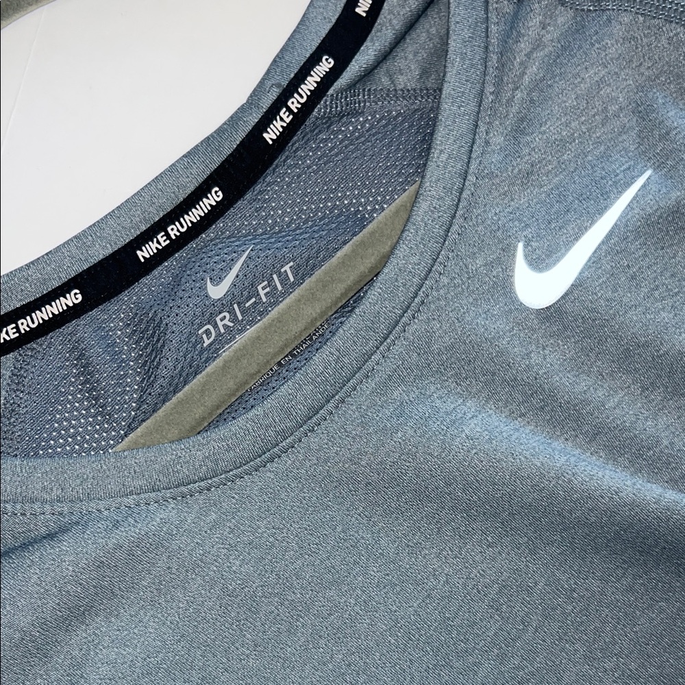 Nike Charcoal Short Sleeve Tee Womens size XL - Picture 7 of 8